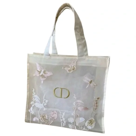 Stylish Dior Beauty GWP tote.
Cream Lace tote with embroidered buttertly - Picture 11 of 14